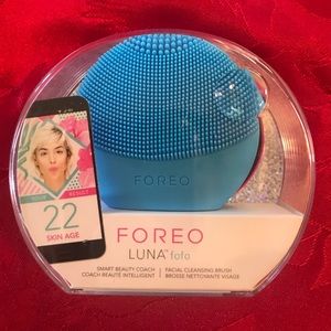 Foreo Luna facial brush